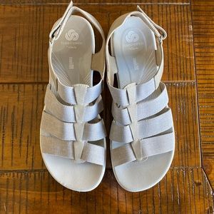 Clark cloud steppers sandals